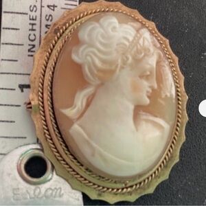 Antique Vintage Carved Shell Cameo Brooch Pinchbeck? Pink Cheek